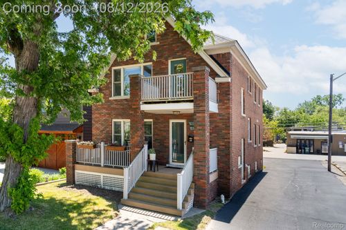 412 E 3rd St, Royal Oak, MI, 48067-2756 | Card Image