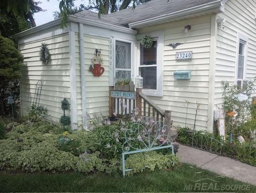 23240 Eureka Ave, Warren, MI, 48091-4503 | Card Image