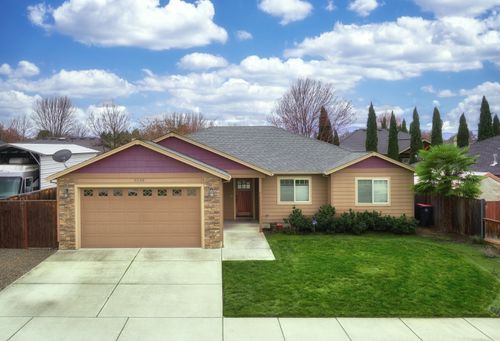 3240 Dearborn Ln, Medford, OR, 97504-8702 | Card Image