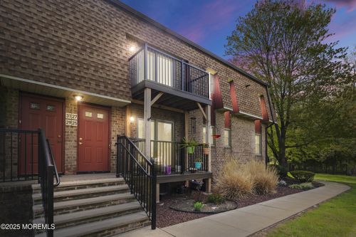27 Ginger Ct, Eatontown, NJ, 07724-1869 | Card Image