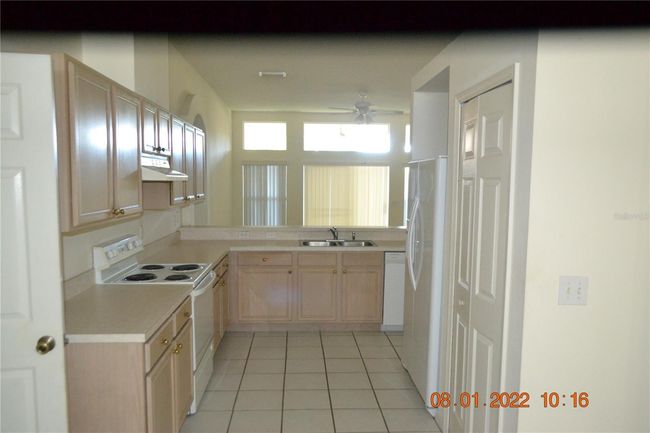 10921 Arbor Ridge Dr, House other with 3 bedrooms, 2 bathrooms and null parking in Tampa FL | Image 5