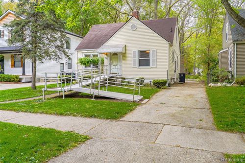 1102 N Vermont Avenue, Royal Oak, MI, 48067 | Card Image