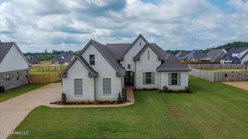 4209 Brooke Dr, Nesbit, MS, 38651-1100 | Card Image