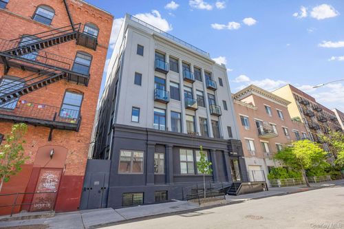 242 S 1st Street, New York, NY, 11211 | Card Image