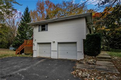 6724 Bear Ridge Road, House other with 3 bedrooms, 2 bathrooms and null parking in Pendleton NY | Image 2