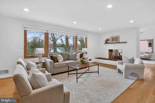 6104 Robinwood Rd, BETHESDA, MD, 20817-6113 | Card Image