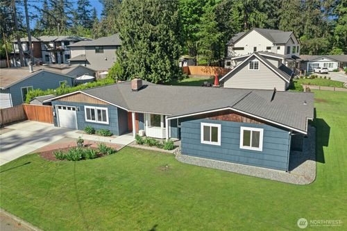2011 145th Ave Se, Bellevue, WA, 98007-6223 | Card Image