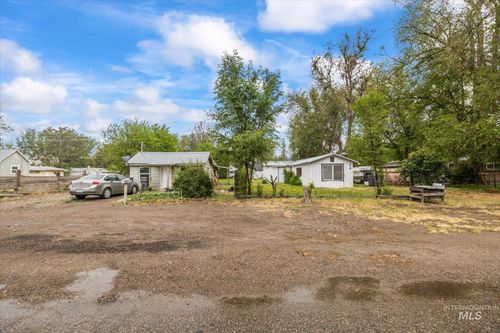 218 & 222 W Owyhee Ave, Homedale, ID, 83628 | Card Image