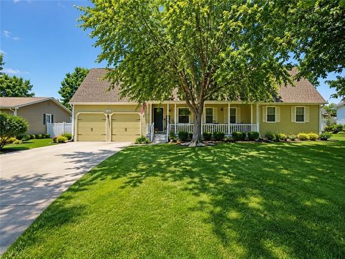 1735 S Ash St, Ottawa, KS, 66067-4021 | Card Image