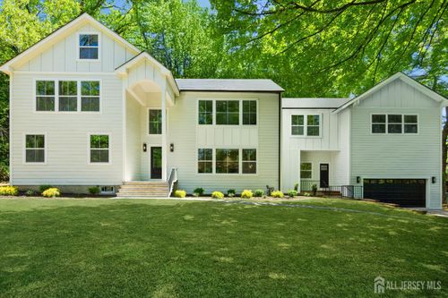 2 Beech Ln, Edison, NJ, 08820-3678 | Card Image