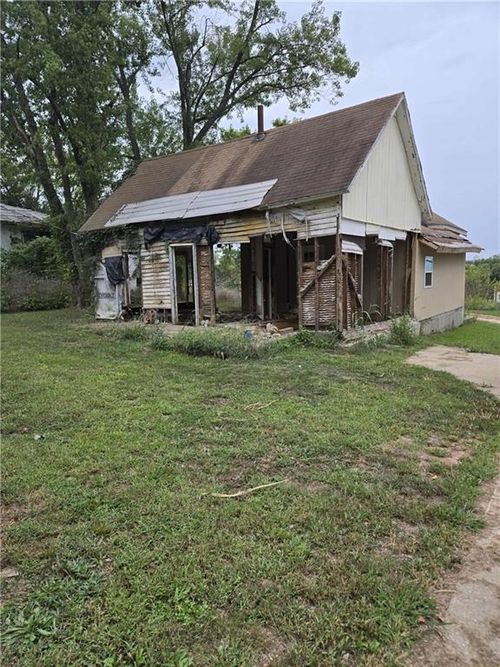 103 & 111 Main Street, Centerville, KS, 66014 | Card Image