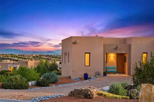 12 Via Secunda, Santa Fe, NM, 87507-8050 | Card Image