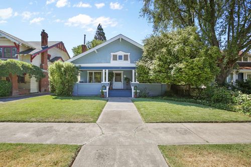 109 Geneva St, Medford, OR, 97504-7111 | Card Image