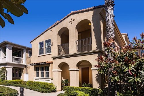 8255 Kendall Dr, Huntington Beach, CA, 92646 | Card Image