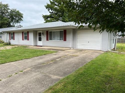102 W Mount Vernon Ave, Effingham, IL, 62401-2907 | Card Image