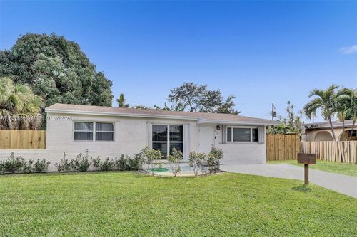 a-6720 Freedom St, Hollywood, FL, 33024-2828 | Card Image