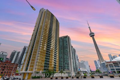 810 - 397 Front St W, Condo with 1 bedrooms, 1 bathrooms and 1 parking in Toronto ON | Image 1