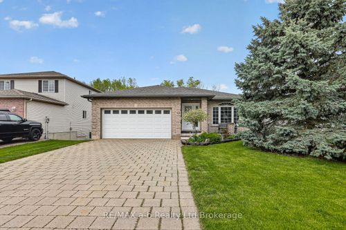 13 Cornish Cres, Ingersoll, ON, N5C4C9 | Card Image