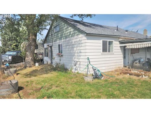 716 Sw 15th St, Pendleton, OR, 97801-2710 | Card Image