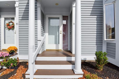 9-9 Landing Dr, Methuen, MA, 01844 | Card Image