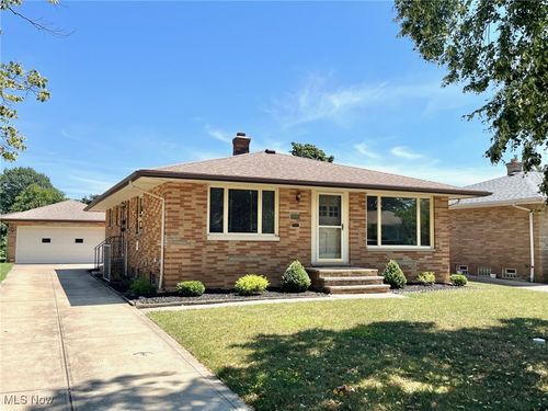 4091 Apple Creek Dr, Brooklyn, OH, 44144-1210 | Card Image