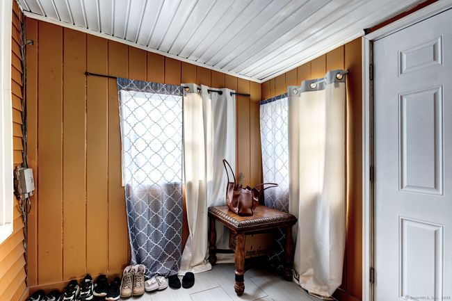mud room | Image 23