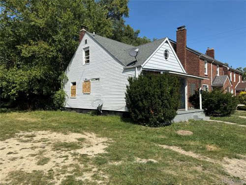 15037 E State Fair St, Detroit, MI, 48205-1956 | Card Image