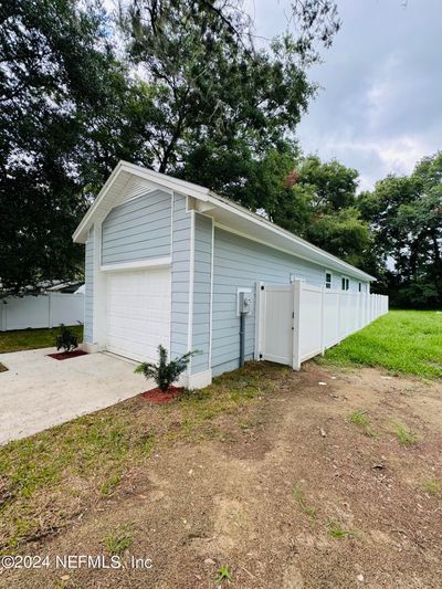 8813 Jasper Avenue, House other with 3 bedrooms, 2 bathrooms and null parking in Jacksonville FL | Image 3