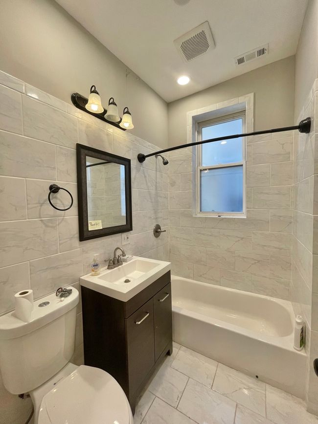 APT-1R - 3245 W Division St, Condo with 2 bedrooms, 1 bathrooms and 1 parking in Chicago IL | Image 5