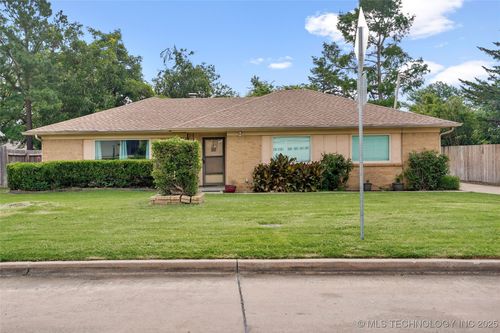 4533 S Hudson Pl, Tulsa, OK, 74135-6520 | Card Image