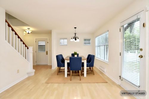 33-12099 237 St, Maple Ridge, BC, V4R2C3 | Card Image