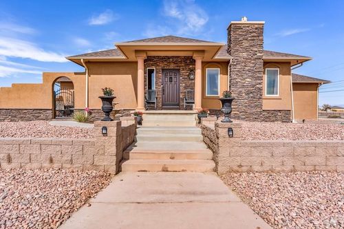925 S Camino Santiago Dr, Pueblo West, CO, 81007-7065 | Card Image