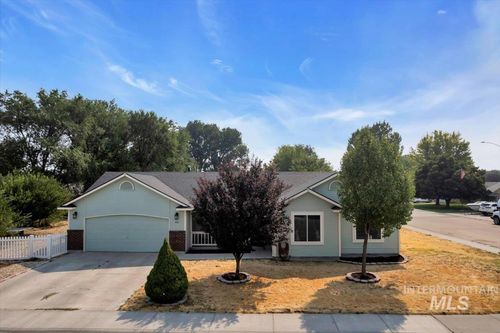 850 Garrett St, Mountain Home, WY, 83116 | Card Image