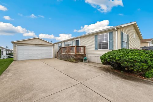 23007 S Cog Hill Dr, Frankfort, IL, 60423-7938 | Card Image