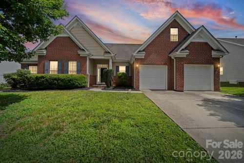 10111 Trailmoor Rd, Charlotte, NC, 28278-6658 | Card Image