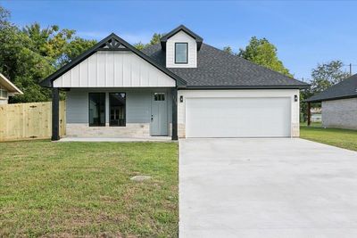 118 Pecan St, House other with 3 bedrooms, 2 bathrooms and null parking in Port Neches TX | Image 1