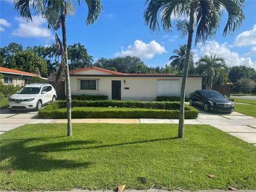801 Oriole Ave, Miami Springs, FL, 33166-3813 | Card Image