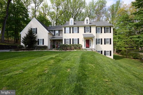 661 Saint Matthews Rd, CHESTER SPRINGS, PA, 19425-3719 | Card Image