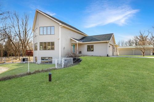 4805 Schneider Dr, Fitchburg, WI, 53575-2231 | Card Image