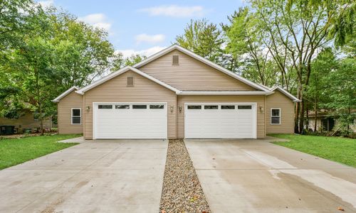 2015 Cureton Dr, Urbana, IL, 61801-6225 | Card Image