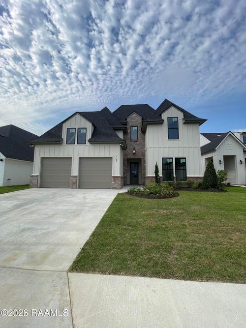 127 Cape Town Ave, Youngsville, LA, 70592-6872 | Card Image