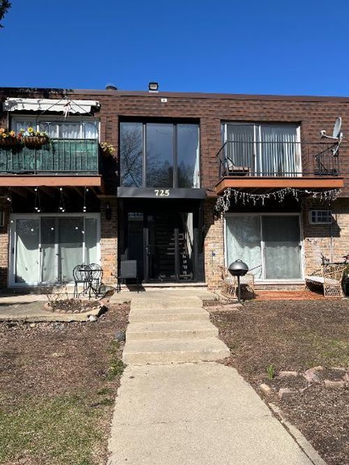 apt-209-725 Grove Dr, Buffalo Grove, IL, 60089-4044 | Card Image