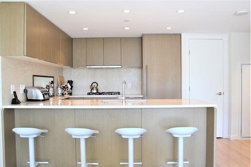 302-125 14th St E, North Vancouver, BC, V7L0E6 | Card Image