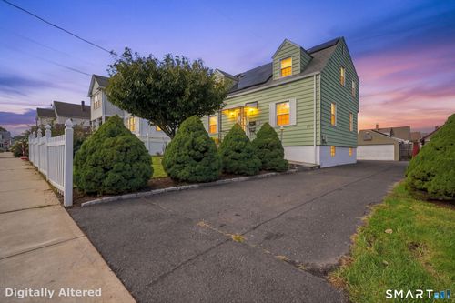 29 Madison Pl, Stamford, CT, 06902-5612 | Card Image