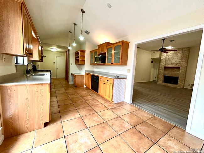 5904 Spring Vly, House other with 3 bedrooms, 2 bathrooms and null parking in San Antonio TX | Image 12