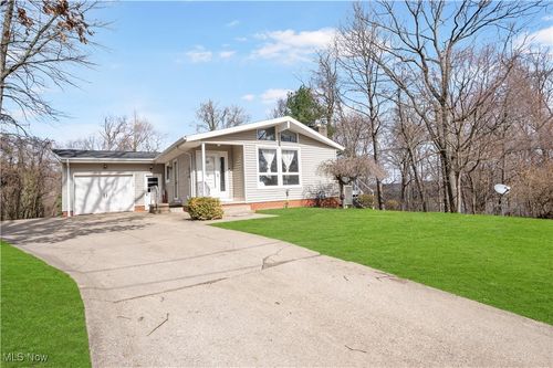 70 Iroquois Trl, Malvern, OH, 44644-9607 | Card Image