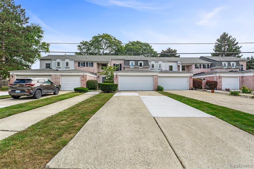 Canterbury Trail Dr, Rochester Hills, MI 48309