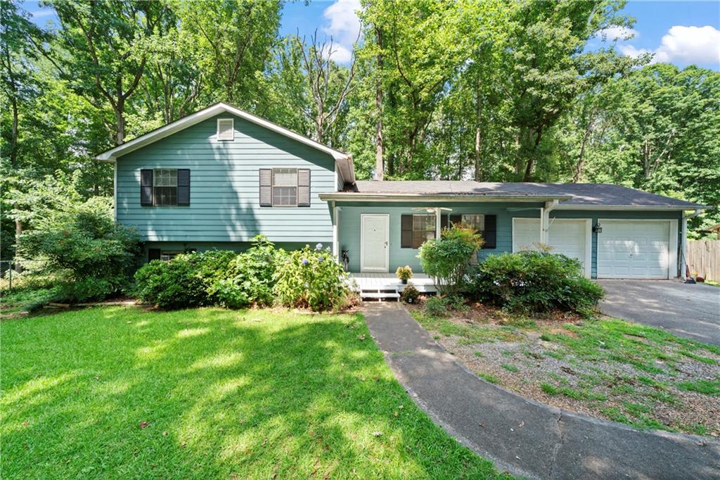 Rhine Ct, Lawrenceville, GA 30043