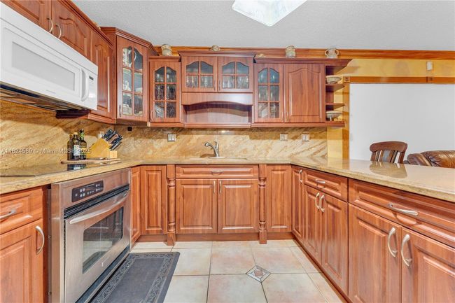 12350 Nw 7 Th Trl, House other with 3 bedrooms, 2 bathrooms and null parking in Miami FL | Image 12