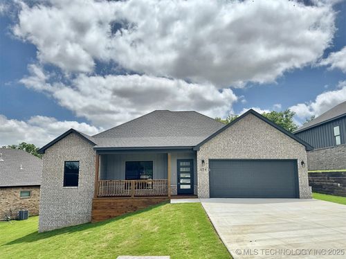 574 Woodlands Dr, Tahlequah, OK, 74464-8846 | Card Image